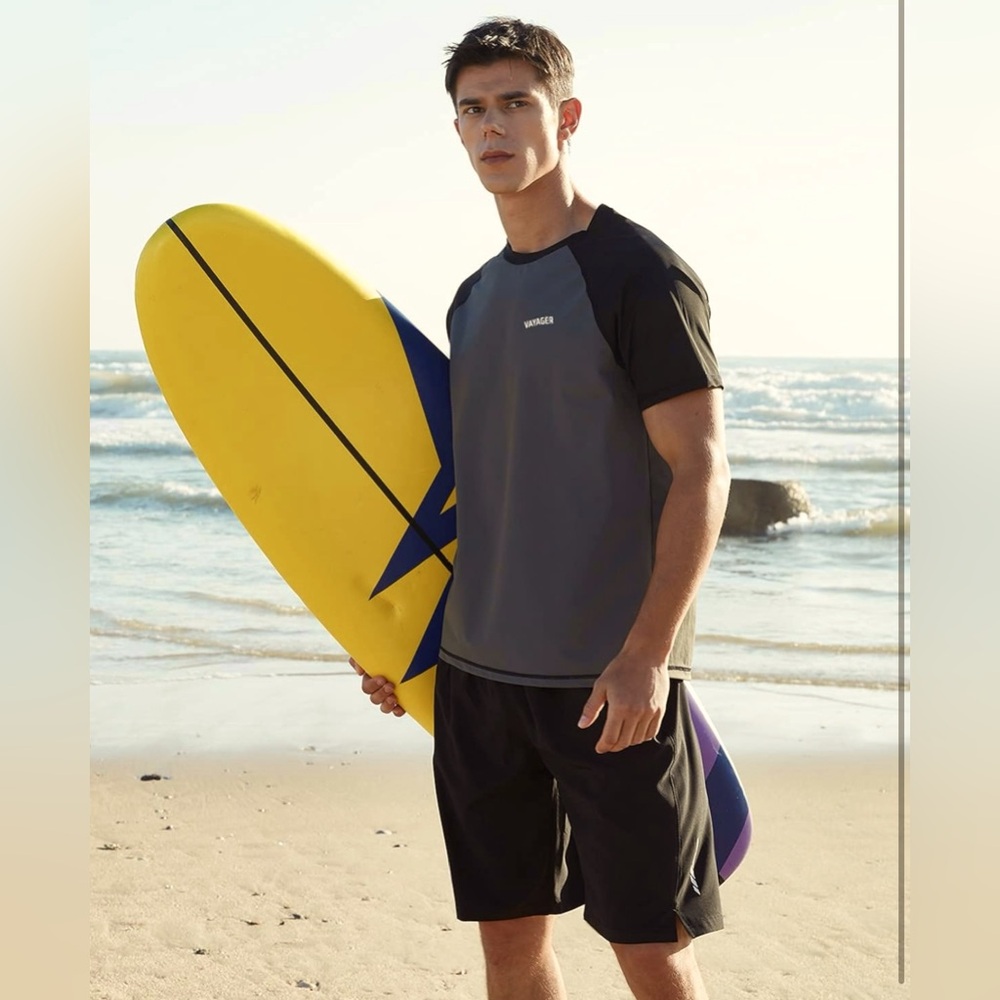 VAYAGER Men’s Swim Rash Guard / Surf Shirt – Gray & Black – Size XXL